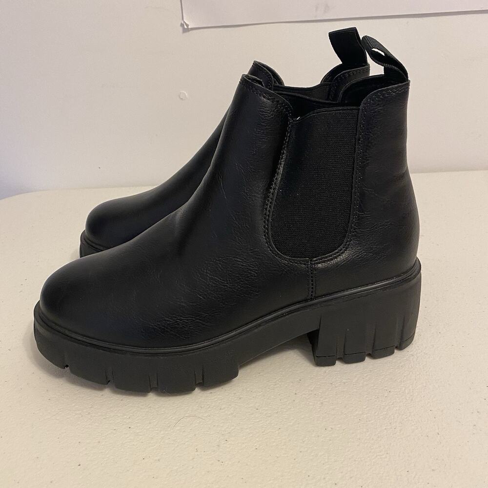 Cushionaire AnkleBoots Women 7.5 Black Sasha Chelsea Memory Foam Lug Sole Bootie - Picture 2 of 7